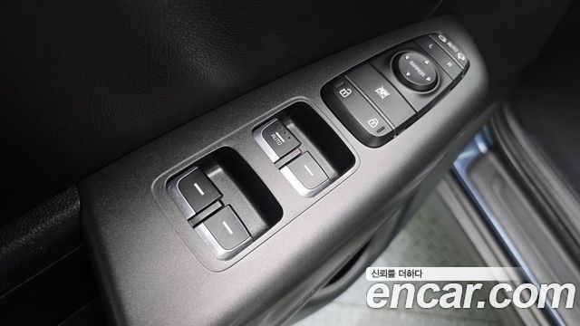 Kia Sportage The Bold Diesel 2.0 2WD Prestige 2021 — фото 13