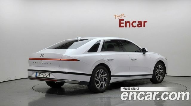 Hyundai Grandeur (GN7) 2,5 Gasoline 2WD Premium 2023 — фото 2