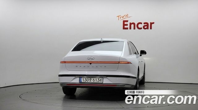 Hyundai Grandeur (GN7) 2,5 Gasoline 2WD Premium 2023 — фото 4