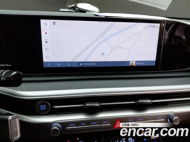 Hyundai Grandeur (GN7) 2,5 Gasoline 2WD Premium 2023 — фото 13