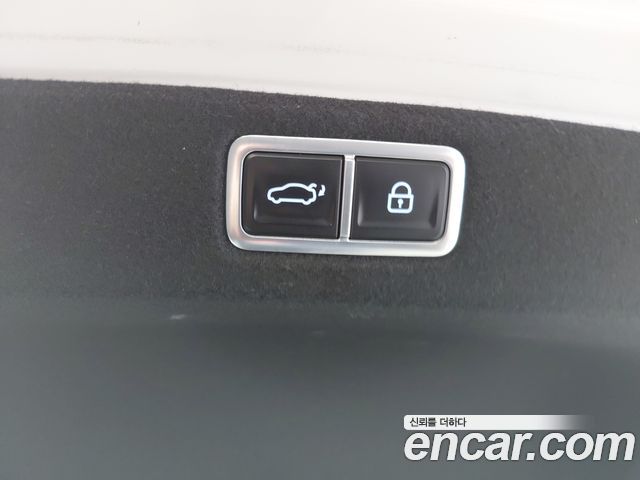 Hyundai Grandeur (GN7) 2,5 Gasoline 2WD Premium 2023 — фото 16
