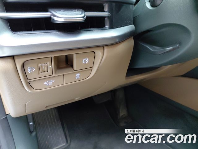 Hyundai Grandeur (GN7) 2,5 Gasoline 2WD Premium 2023 — фото 20