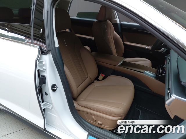 Hyundai Grandeur (GN7) 2,5 Gasoline 2WD Premium 2023 — фото 26