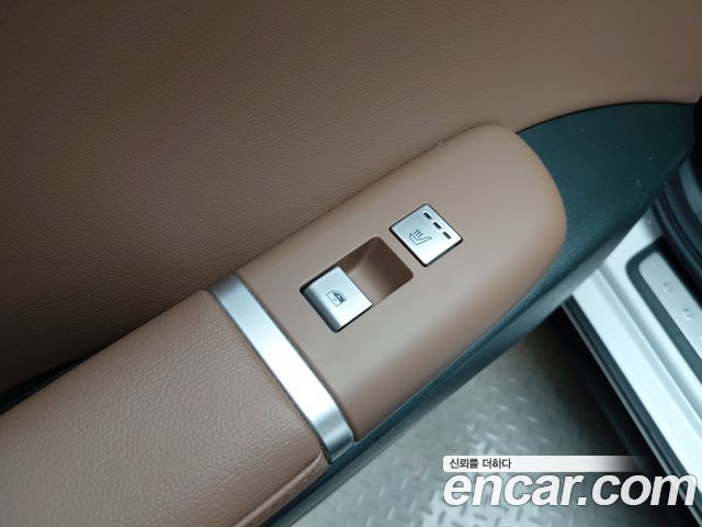 Hyundai Grandeur (GN7) 2,5 Gasoline 2WD Premium 2023 — фото 27