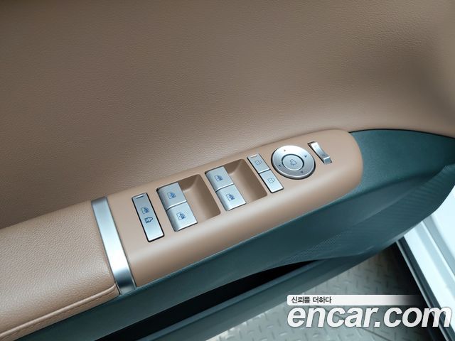 Hyundai Grandeur (GN7) 2,5 Gasoline 2WD Premium 2023 — фото 28