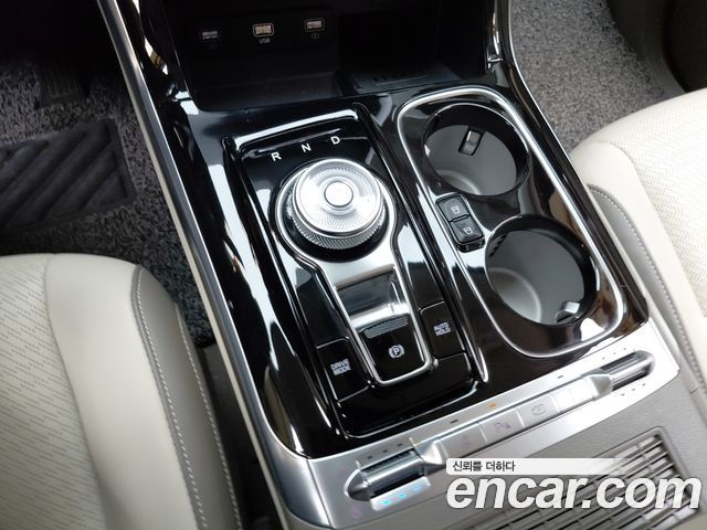 Kia Carnival (IV) Diesel 9-Seater Hi-Limousine Signature 2023 — фото 9