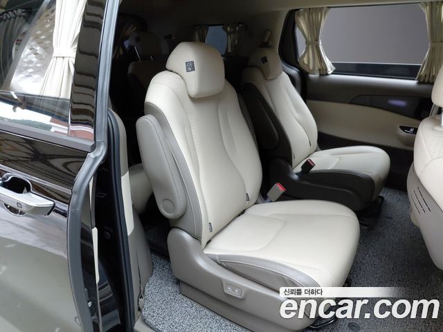 Kia Carnival (IV) Diesel 9-Seater Hi-Limousine Signature 2023 — фото 11