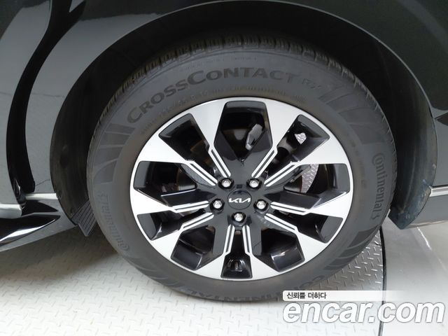 Kia Carnival (IV) Diesel 9-Seater Hi-Limousine Signature 2023 — фото 21