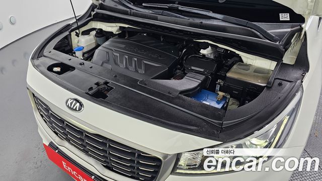Kia Carnival 9-Seater Prstige 2019 — фото 6
