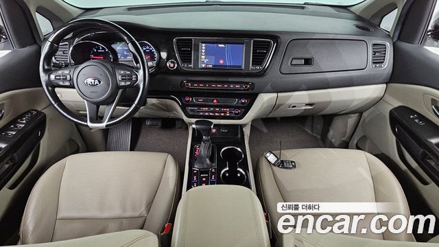 Kia Carnival 9-Seater Prstige 2019 — фото 7