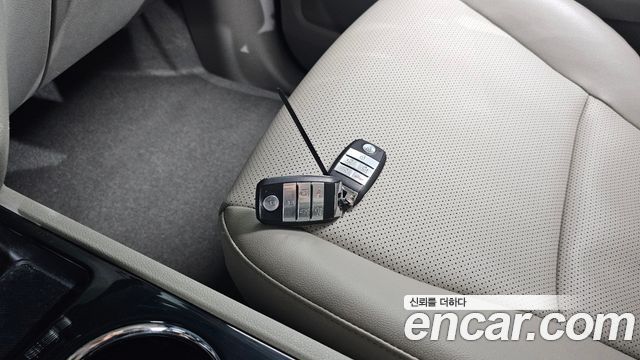 Kia Carnival 9-Seater Prstige 2019 — фото 15