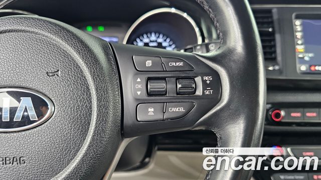 Kia Carnival 9-Seater Prstige 2019 — фото 16