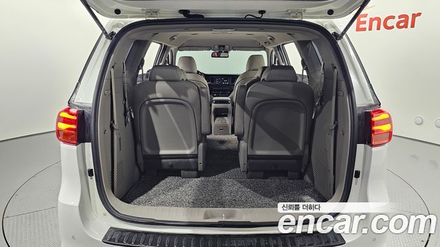 Kia Carnival 9-Seater Prstige 2019 — фото 17