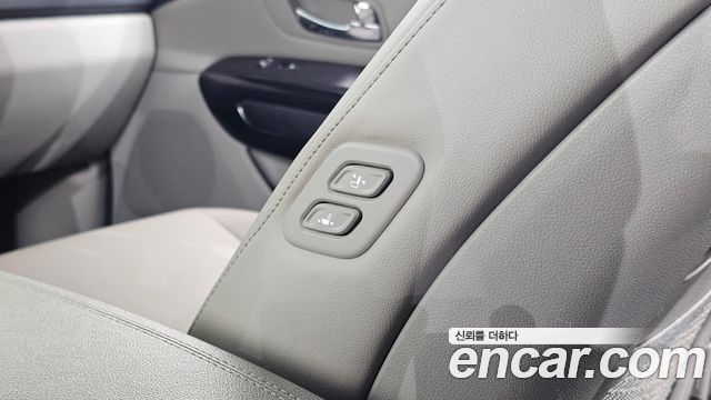 Kia Carnival 9-Seater Prstige 2019 — фото 18