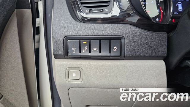 Kia Carnival 9-Seater Prstige 2019 — фото 20