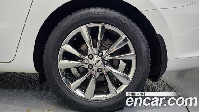 Kia Carnival 9-Seater Prstige 2019 — фото 21