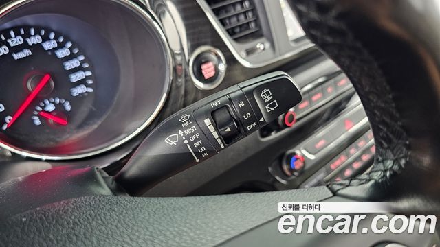 Kia Carnival 9-Seater Prstige 2019 — фото 28