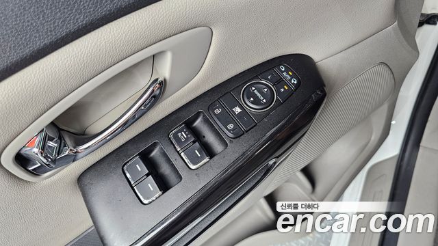 Kia Carnival 9-Seater Prstige 2019 — фото 29