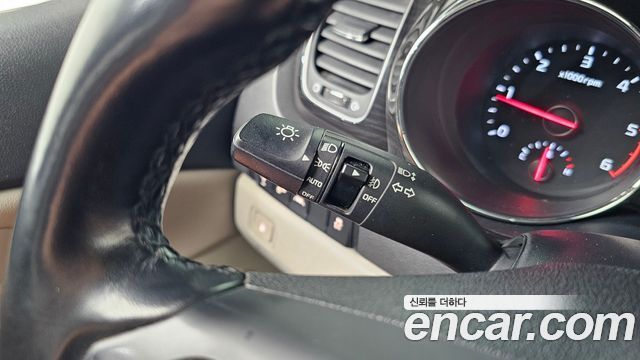 Kia Carnival 9-Seater Prstige 2019 — фото 30
