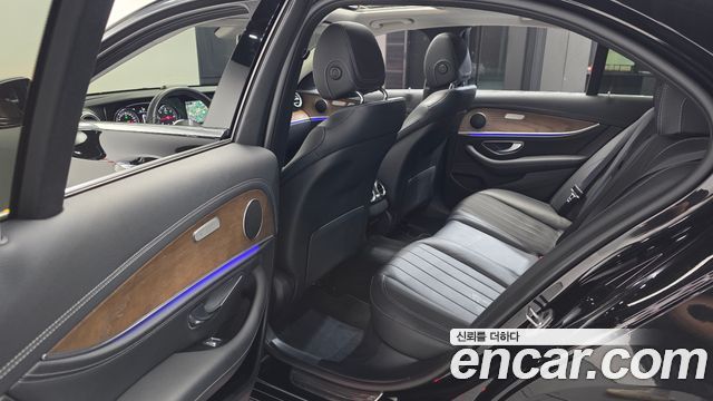 Mercedes-Benz E-Class (W213) E220d 4MATIC Exclusive 2019 — фото 26
