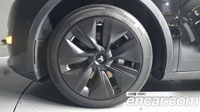 Tesla Model Y Long Range AWD 2021 — фото 5