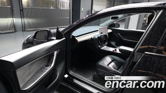 Tesla Model Y Long Range AWD 2021 — фото 10