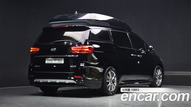 Kia Carnival 9-Seater Hi-Limousine Noblesse Special 2019 — фото 2