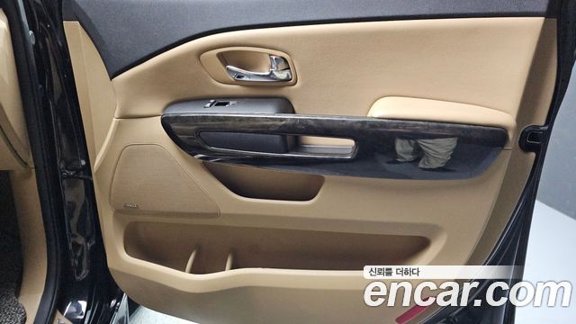 Kia Carnival 9-Seater Hi-Limousine Noblesse Special 2019 — фото 25