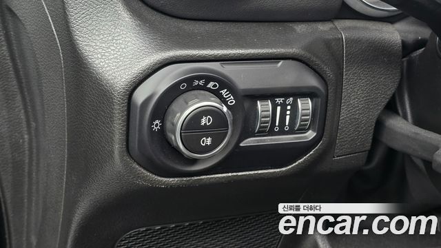 Jeep Wrangler (JL) 2.0 Overland Power Top 4Door 2022 — фото 18