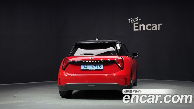MINI Cooper Electric (IV) SE Favoured 2024 — фото 4