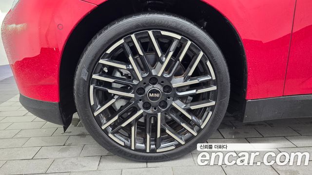 MINI Cooper Electric (IV) SE Favoured 2024 — фото 5