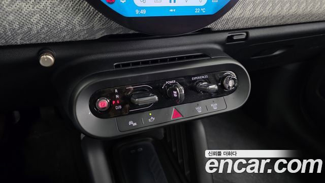 MINI Cooper Electric (IV) SE Favoured 2024 — фото 8