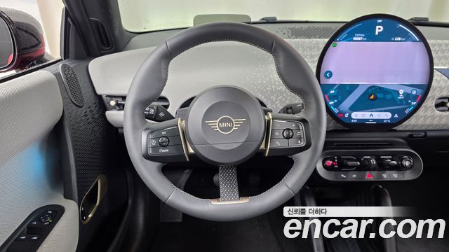 MINI Cooper Electric (IV) SE Favoured 2024 — фото 13