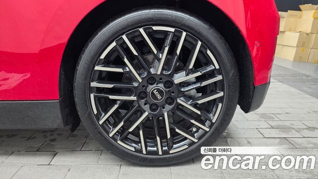 MINI Cooper Electric (IV) SE Favoured 2024 — фото 21