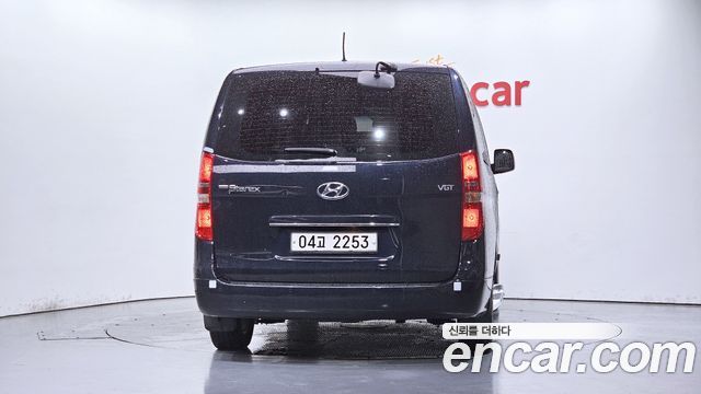 Hyundai Grand Starex Urban 9-Seater Premium 2019 — фото 4
