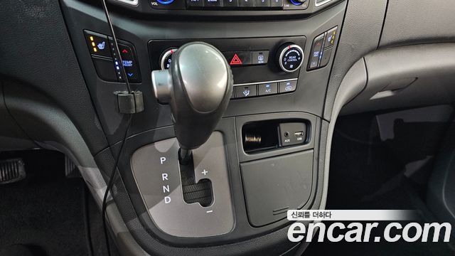 Hyundai Grand Starex Urban 9-Seater Premium 2019 — фото 9