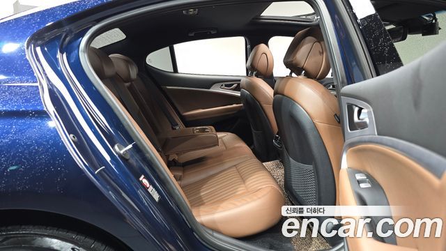 Genesis G70 2.0T Elite 2019 — фото 12