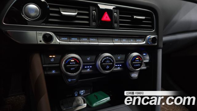 Genesis G70 2.0T Elite 2019 — фото 31