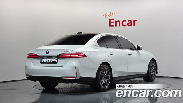 BMW 5 Series (G60) 520i 2025 — фото 2