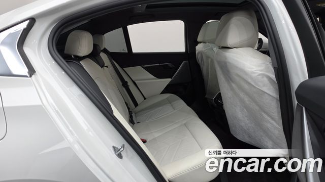 BMW 5 Series (G60) 520i 2025 — фото 15