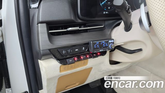 Kia Carnival (IV) Gasoline 9-seater Limousine(Special vehicle) 2021 — фото 35