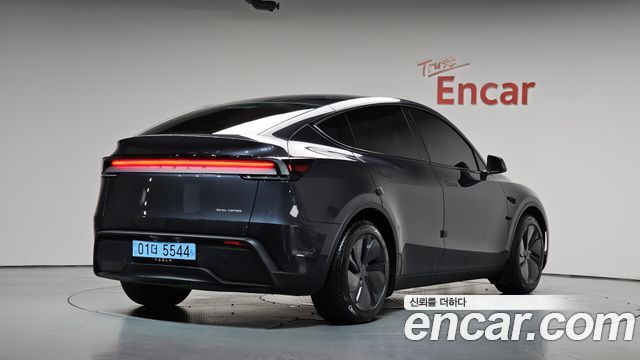 Tesla Model Y Long Range AWD 2025 — фото 2