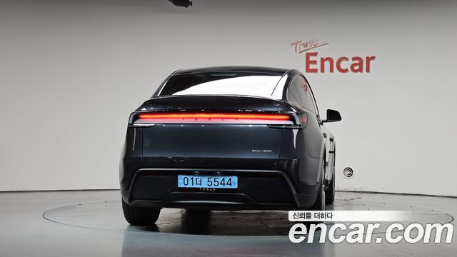 Tesla Model Y Long Range AWD 2025 — фото 4