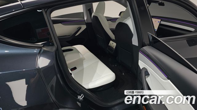 Tesla Model Y Long Range AWD 2025 — фото 12