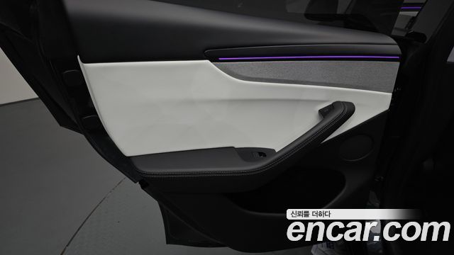 Tesla Model Y Long Range AWD 2025 — фото 25
