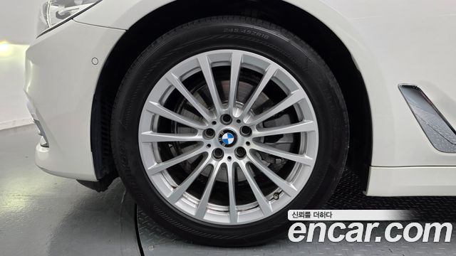 BMW 5 Series (G30) 520i Luxury 2019 — фото 5