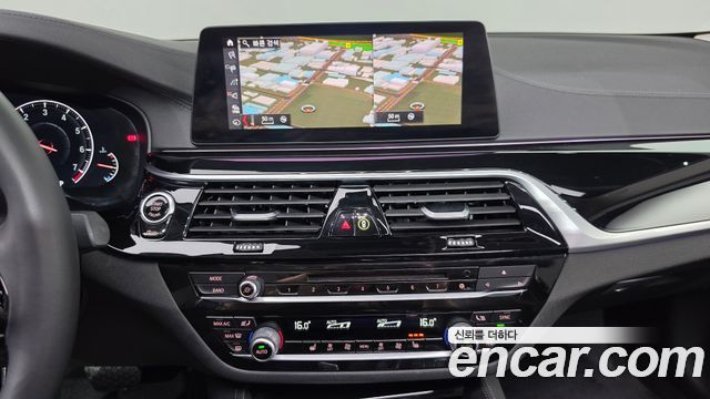 BMW 5 Series (G30) 520i Luxury 2019 — фото 16
