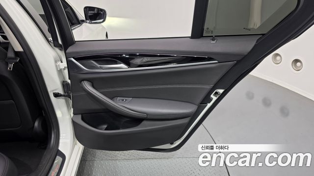 BMW 5 Series (G30) 520i Luxury 2019 — фото 31