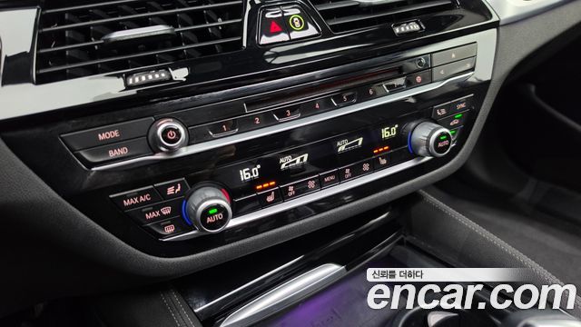 BMW 5 Series (G30) 520i Luxury 2019 — фото 37