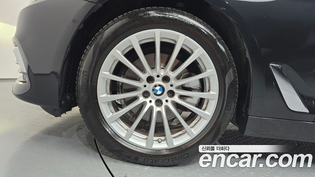 BMW 5 Series (G30) 520i Luxury 2019 — фото 5